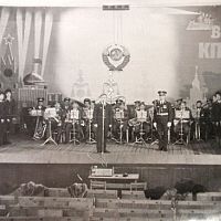 1985 - 1989 - начальник клуба бригады